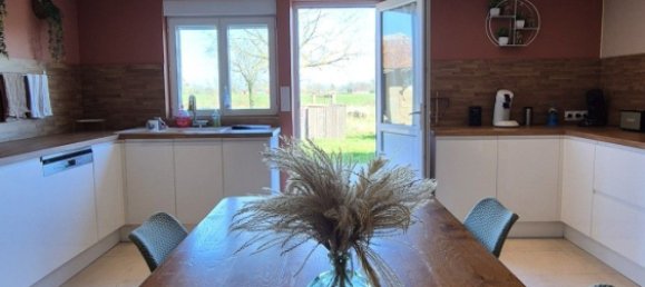 4 bedrooms House in Romenay, France No. 205564 8