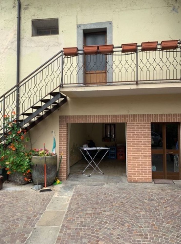 Casa de 3 dormitorios en Coccaglio, Italy No. 370607