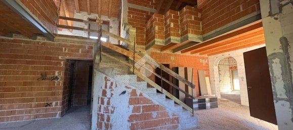 5 Schlafzimmer Villa in Seren del Grappa, Italy, Nr. 357182 2