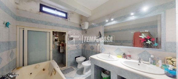 Apartamento de 4 divisões em Lizzanello, Italy N.º 36023 52