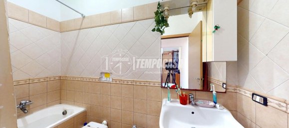 Apartamento de 4 divisões em Lizzanello, Italy N.º 36023 21