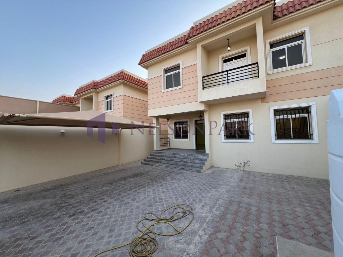 Villa de 5 dormitorios en Doha, Qatar No. 1483