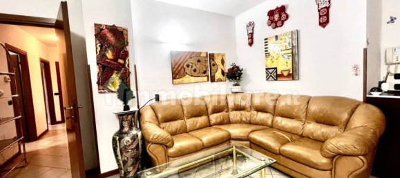 3 bedrooms Apartment in Signa, Italy No. 48321 3