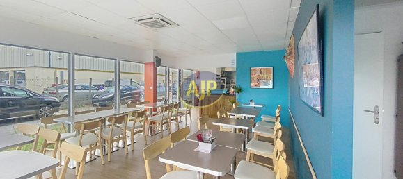 62m² Commercial property in Le Haillan, France No. 306724 3