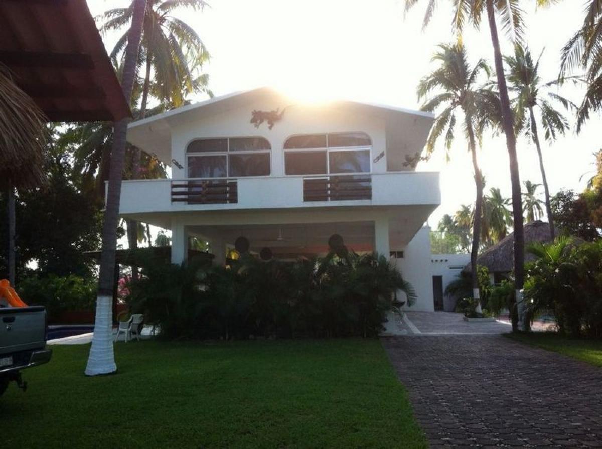 4 bedrooms House in Guerrero, Mexico No. 159074