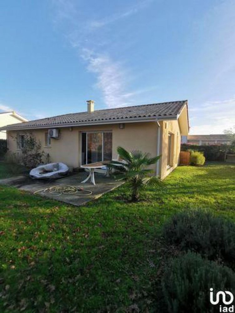 Casa de 3 dormitorios en Audenge, France No. 9383