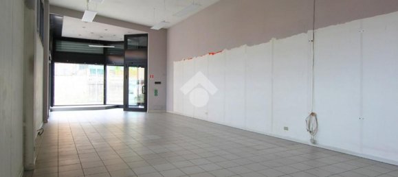 Apartamento T1 em Veduggio con Colzano, Italy N.º 378878 15