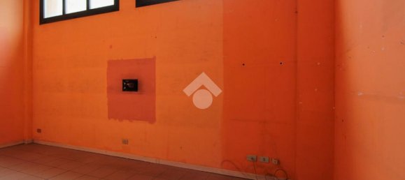 Apartamento T1 em Veduggio con Colzano, Italy N.º 378878 12