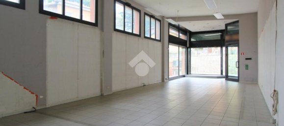Apartamento T1 em Veduggio con Colzano, Italy N.º 378878 7