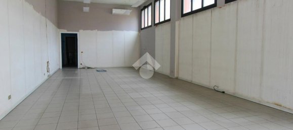 Apartamento T1 em Veduggio con Colzano, Italy N.º 378878 14