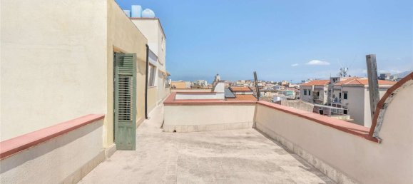 2 bedrooms Penthouse in Palermo, Italy No. 272841 4