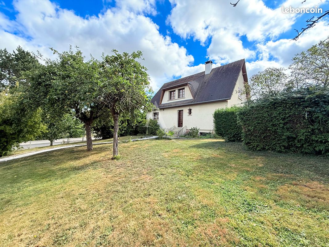 Casa de 4 dormitorios en Caen, France No. 353123
