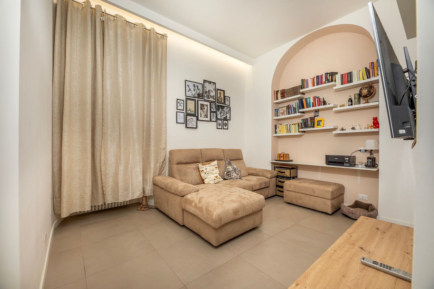 4 bedrooms Apartment in Rome, Italy No. 403539