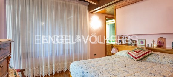 4 bedrooms Villa in Rome, Italy No. 105789 16