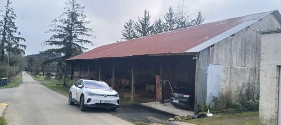 325m² Commercial property in Seglien, France No. 206174 8