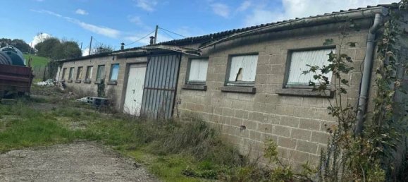 325m² Commercial property in Seglien, France No. 206174 2