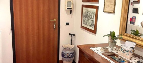 6 rooms Apartment in Perugia, Italy No. 279438 34