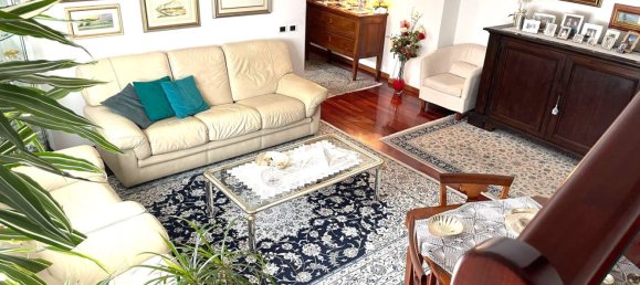 6 rooms Apartment in Perugia, Italy No. 279438 10