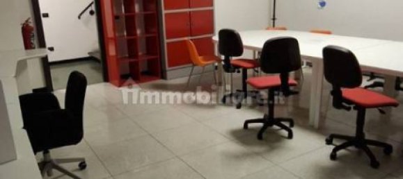 5 rooms Office in Milan, Italy No. 323290 3