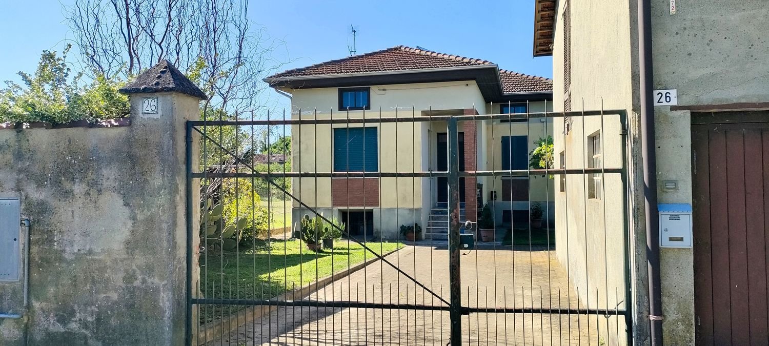 5 rooms Villa in Vische, Italy No. 295409