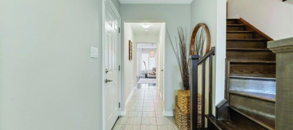 3 bedrooms House in Niagara Falls, Canada No. 988 5