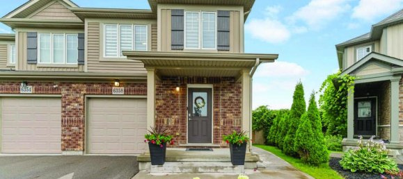 3 bedrooms House in Niagara Falls, Canada No. 988 2