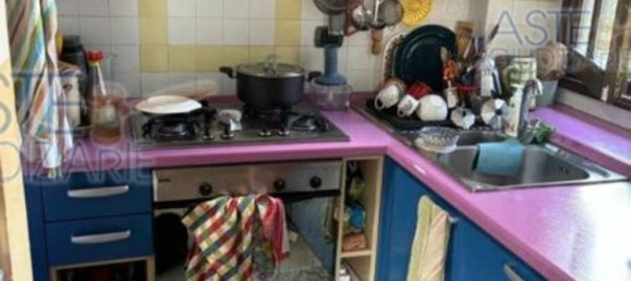 3 rooms Apartment in Massa e Cozzile, Italy No. 40734 9