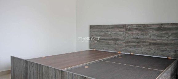 1 bedroom Apartment in Pembroke, Malta No. 9918 7