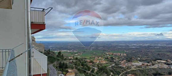 4 rooms Apartment in Chiaramonte Gulfi, Italy No. 88044 14