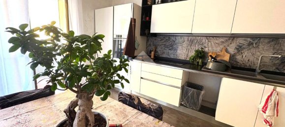 4 bedrooms Apartment in Latina, Italy No. 346215 4