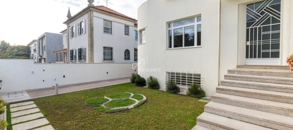 Oficina de 13 dormitorios en Porto, Portugal No. 245099 2