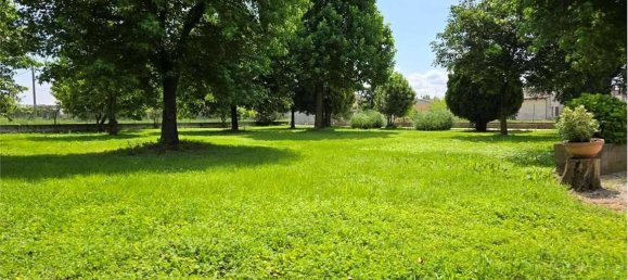 7-salle Villa à Goito, Italy No. 23129 11