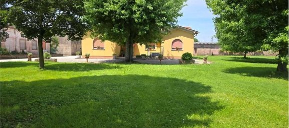 7-salle Villa à Goito, Italy No. 23129 2