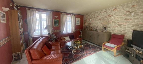 Casa de 3 dormitorios en Dreux, France No. 77444 2