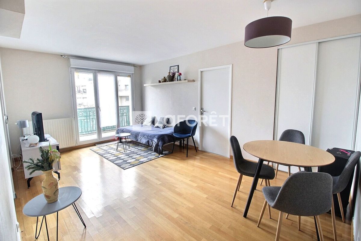 1 chambre Appartement à Villeneuve-la-Garenne, France No. 182300