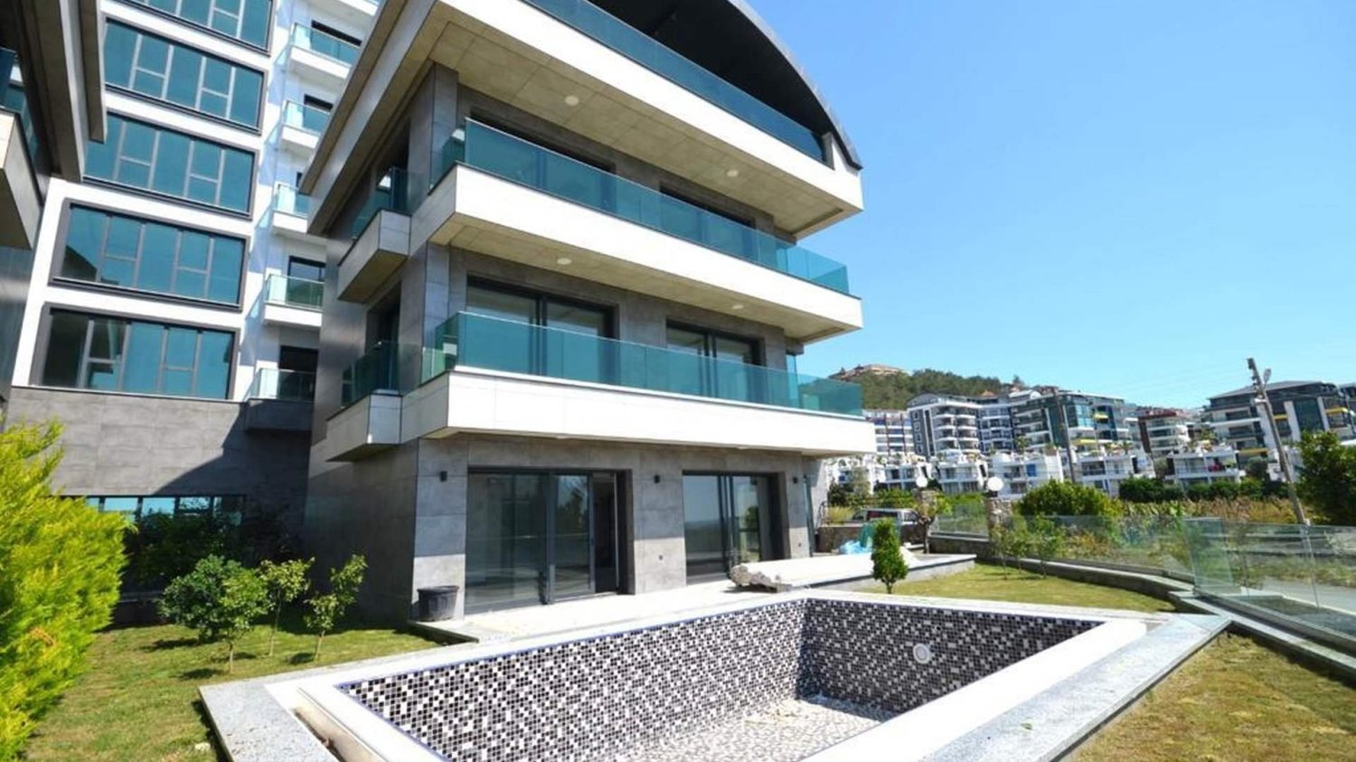 Villa 5+1 in Kargicak, Turkey No. 48084