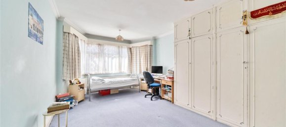 4 bedrooms House in Kenton, United Kingdom No. 12176 45