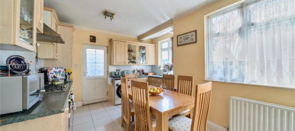 4 bedrooms House in Kenton, United Kingdom No. 12176 3