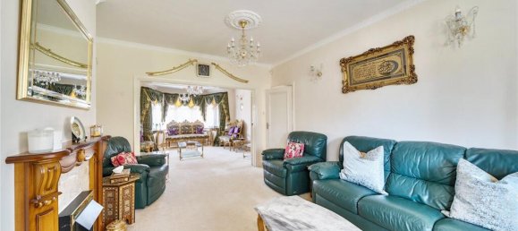 4 bedrooms House in Kenton, United Kingdom No. 12176 4