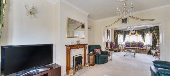 4 bedrooms House in Kenton, United Kingdom No. 12176 24