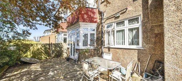 4 bedrooms House in Kenton, United Kingdom No. 12176 43