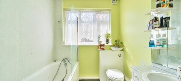 4 bedrooms House in Kenton, United Kingdom No. 12176 7