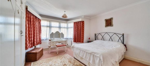 4 bedrooms House in Kenton, United Kingdom No. 12176 6