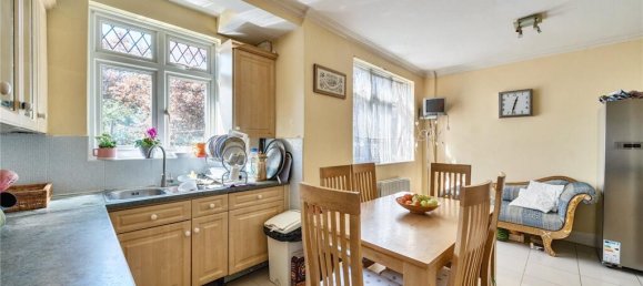 4 bedrooms House in Kenton, United Kingdom No. 12176 31