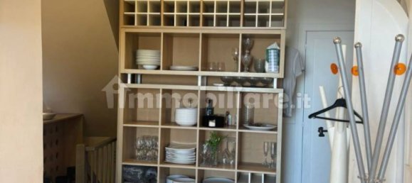 Коммерческая недвижимость с 4 комнатами в Поццуоли, Италия № 335526 17