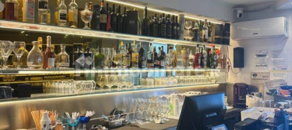 Коммерческая недвижимость с 4 комнатами в Поццуоли, Италия № 335526 5