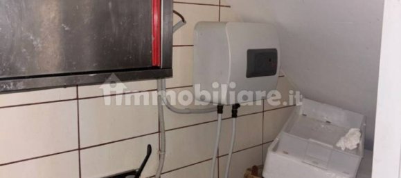 Коммерческая недвижимость с 4 комнатами в Поццуоли, Италия № 335526 12