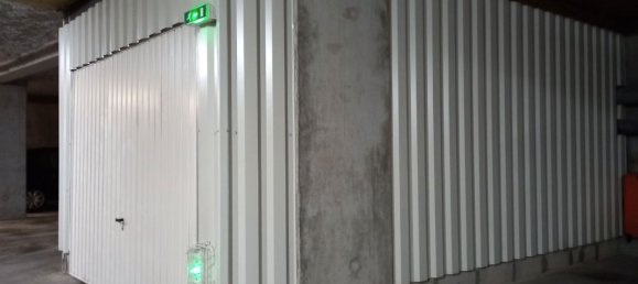  Garage in Merignac, France No. 318806 2