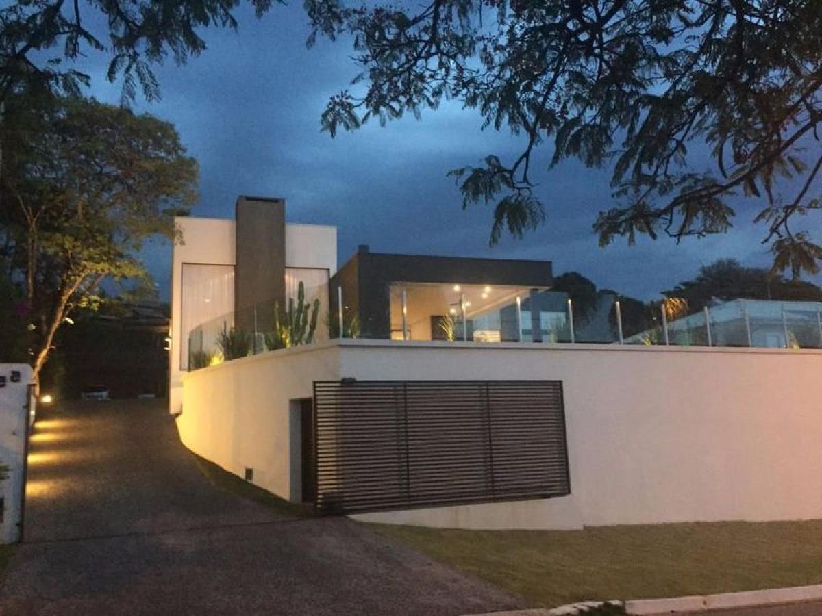 Casa de 3 dormitorios en Sao Paulo, Brazil No. 587193