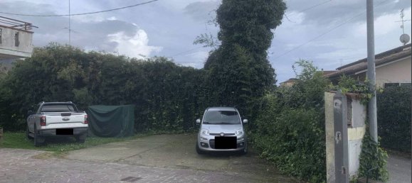 4 bedrooms Apartment in Massa, Italy No. 51908 2